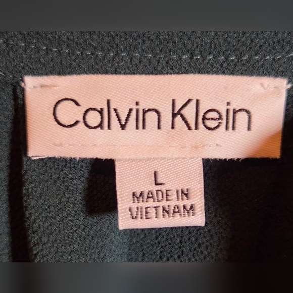 New Without Tags Calvin Klein V-Neck Hunter Green Blouse Size Large - Picture 8 of 8